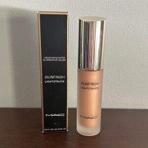 MAC Cosmetics Skinfinish Lightstruck Liquid Highlighter- Bubbled Over